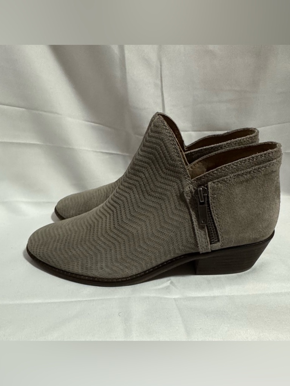 Lucky Brand Grey Suede Zigzag Ankle Booties with Side Zip size 8